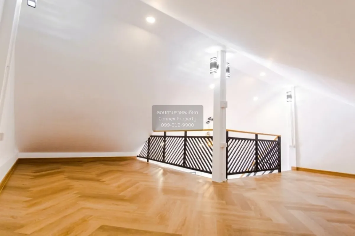 For Sale Townhouse/Townhome  , Tho Rung Soi Nawamin 111 , corner 