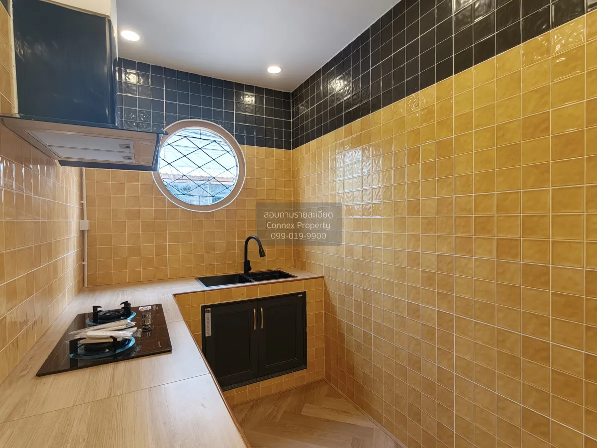 For Sale Townhouse/Townhome  , Tho Rung Soi Nawamin 111 , corner 