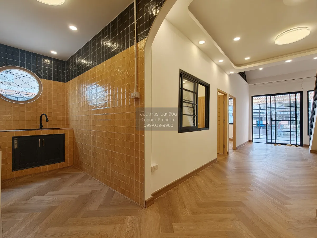 For Sale Townhouse/Townhome  , Tho Rung Soi Nawamin 111 , corner 