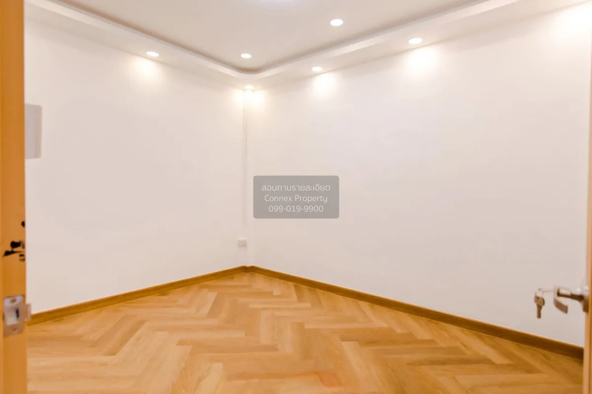 For Sale Townhouse/Townhome  , Tho Rung Soi Nawamin 111 , corner 