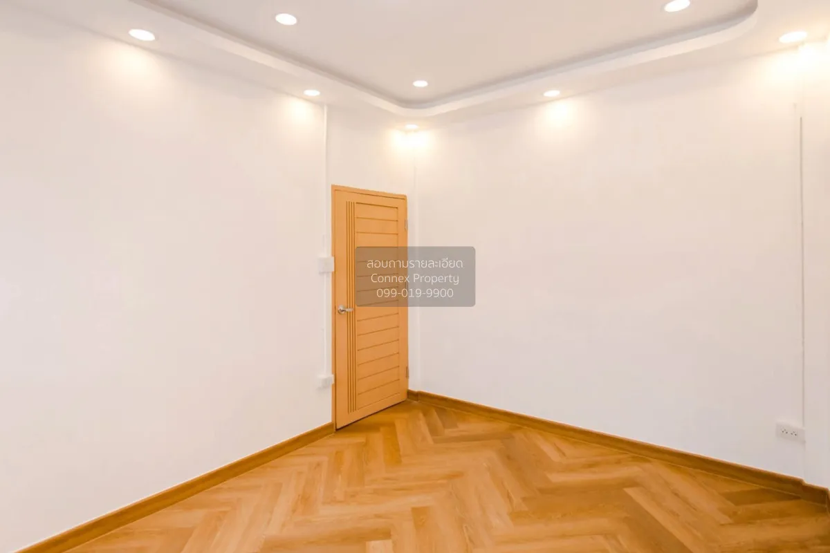 For Sale Townhouse/Townhome  , Tho Rung Soi Nawamin 111 , corner 