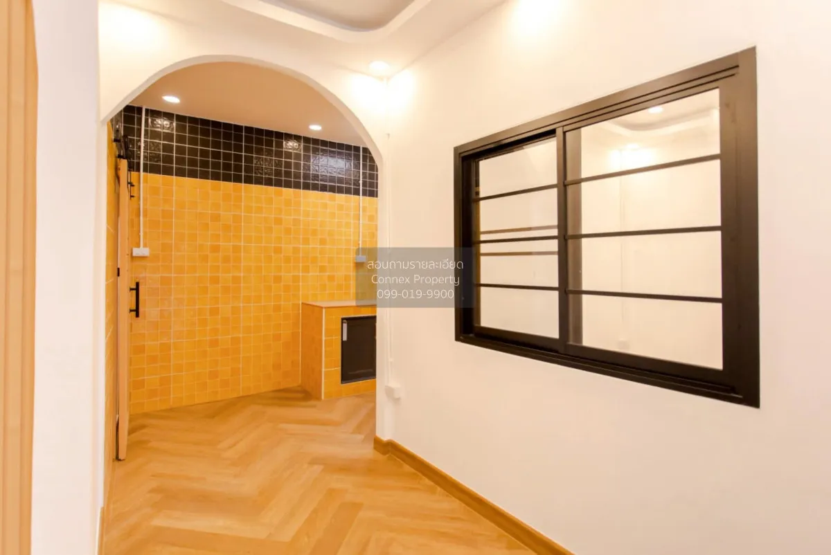 For Sale Townhouse/Townhome  , Tho Rung Soi Nawamin 111 , corner 