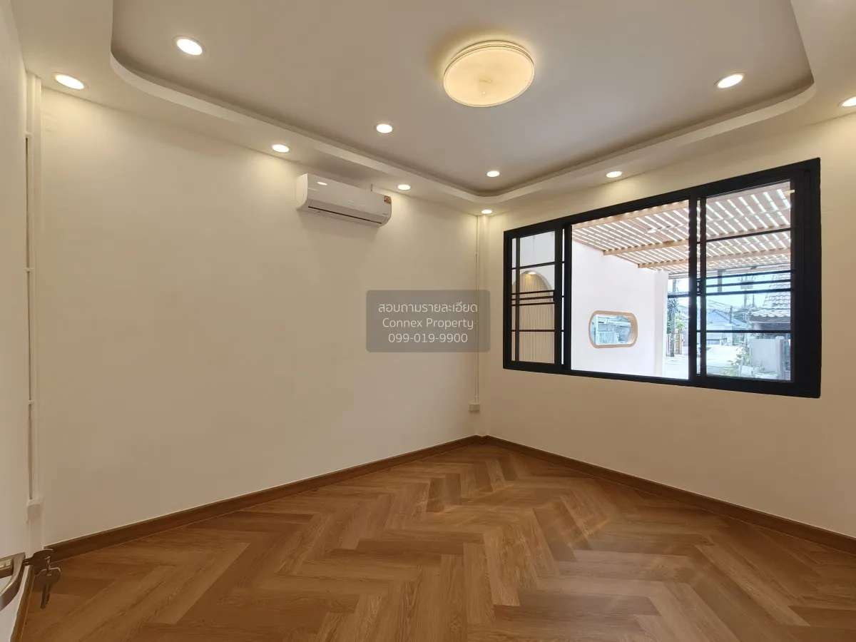 For Sale Townhouse/Townhome  , Tho Rung Soi Nawamin 111 , corner 