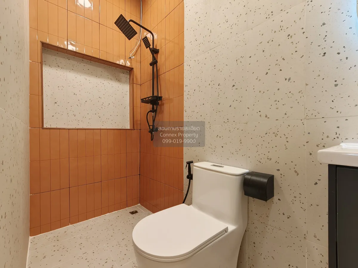 For Sale Townhouse/Townhome  , Tho Rung Soi Nawamin 111 , corner 