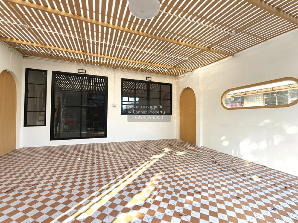 For Sale Townhouse/Townhome  , Tho Rung Soi Nawamin 111 , corner 
