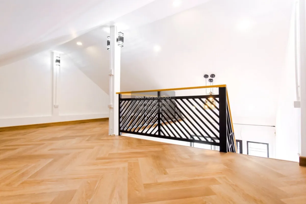 For Sale Townhouse/Townhome  , Tho Rung Soi Nawamin 111 , corner 