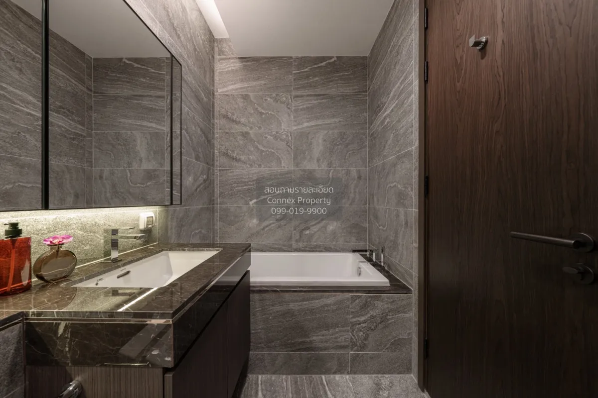 For Rent Condo , The Esse Sukhumvit 36 , nice view , high floor ,