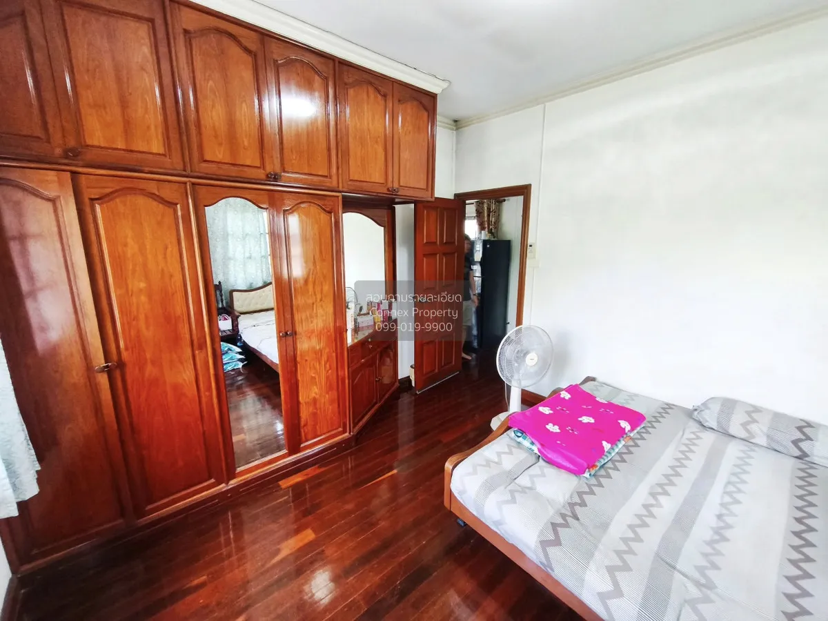 For Sale Baan Kritsada Nakhon 12 , corner unit , wide frontage , 