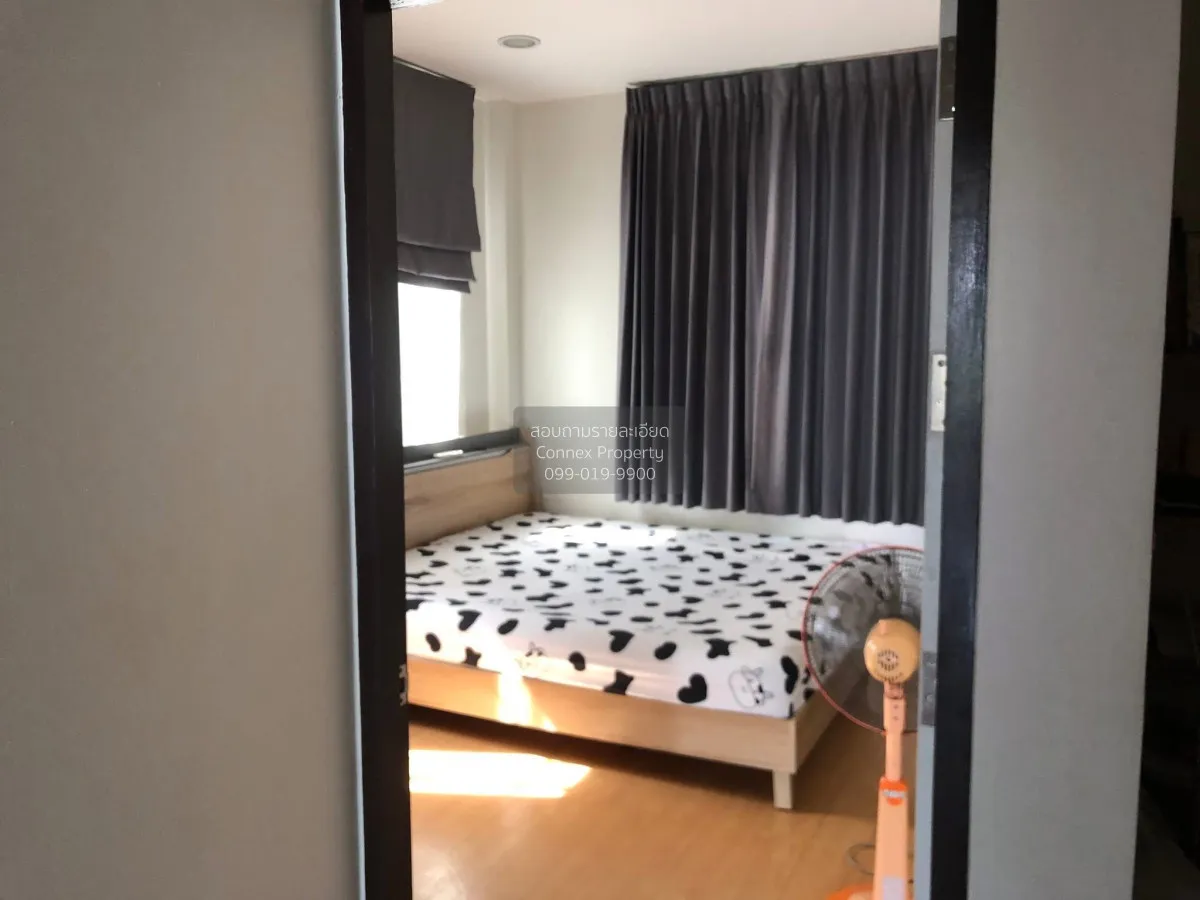 For Sale 3-story townhome, corner unit, outside the project. , Kh