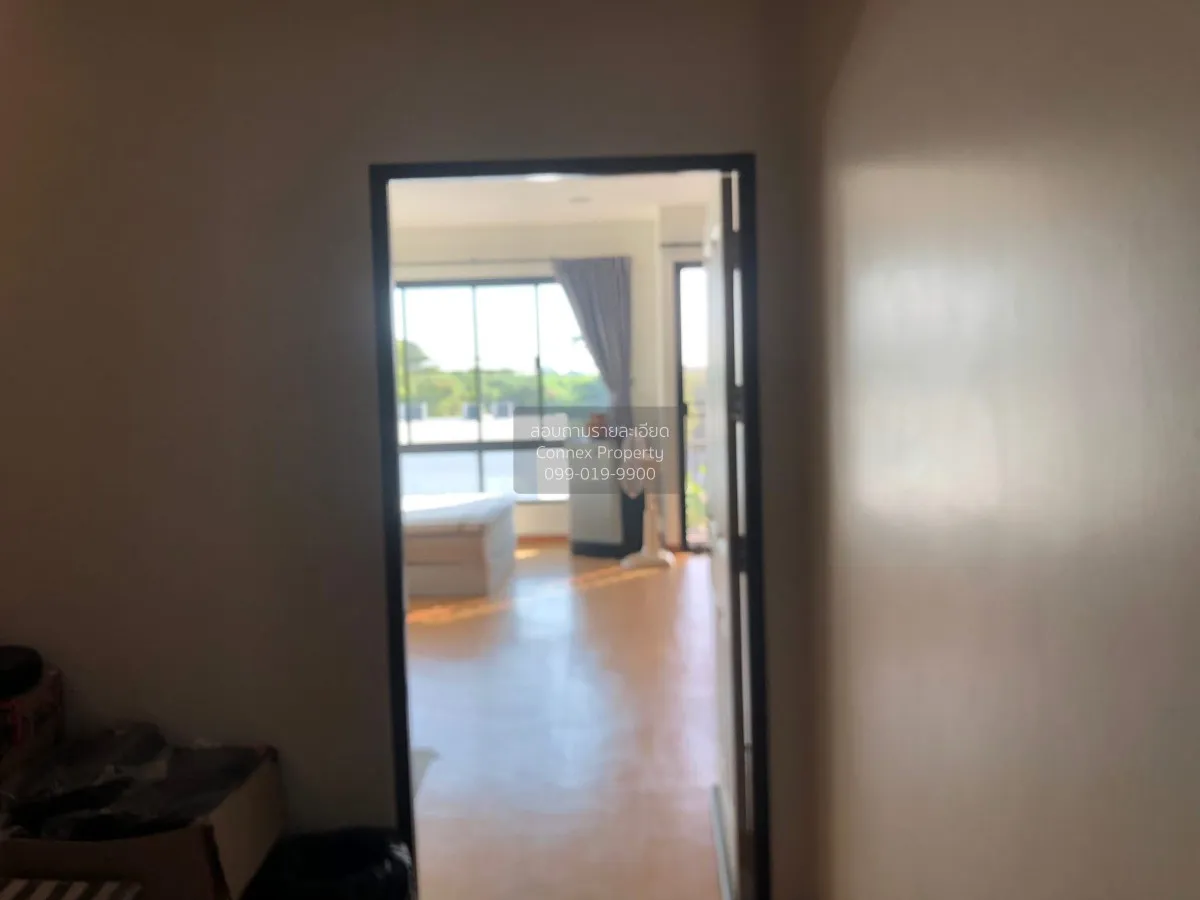 For Sale 3-story townhome, corner unit, outside the project. , Kh