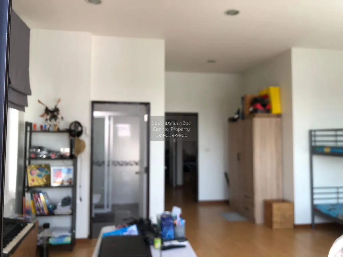 For Sale 3-story townhome, corner unit, outside the project. , Kh