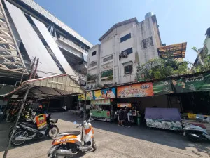 For Sale Commercial building  near  MRT Lat Phrao 101 station , Khlong Chan , Bang Kapi , Bangkok , CX-142885