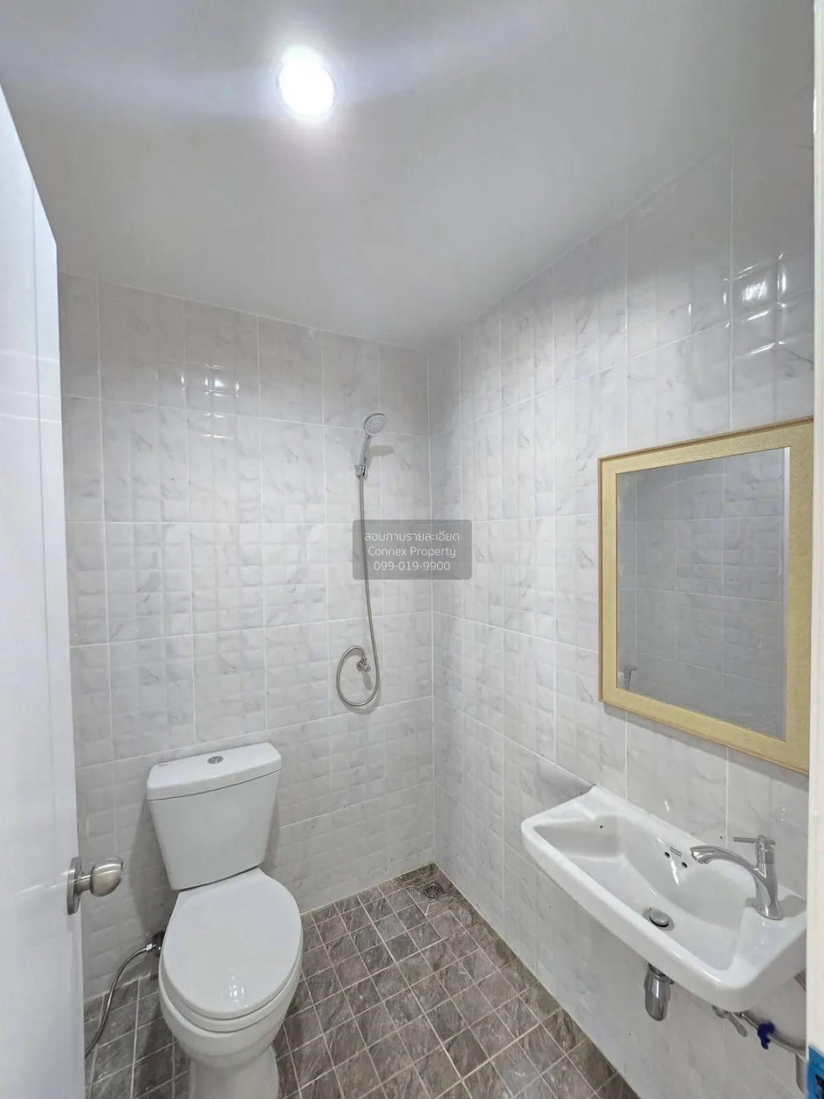 ขายทาวน์เฮ้าส์/ทาวน์โฮม  บ้านพระปิ่น 3 ห้องมุม รีโนเวทใหม่ MRT-ตล