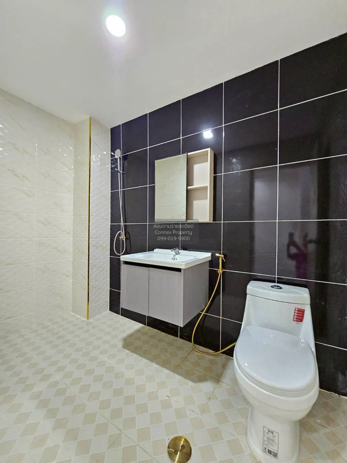 For Sale Townhouse/Townhome  , Baan Prapin 3 , newly renovated , 