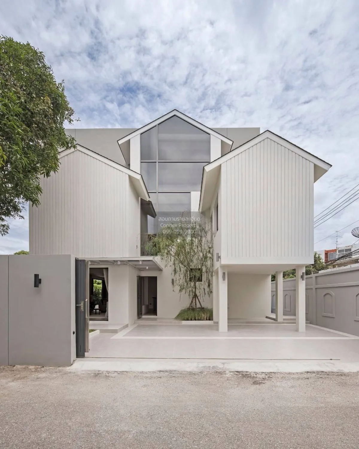 For Rent Two-story detached house, Soi Pridi Phanomyong 14 , Phra 1