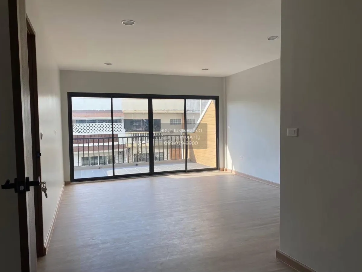 ขายทาวน์เฮ้าส์/ทาวน์โฮม  บ้านเกษมสันต์ ลาดพร้าว รีโนเวทใหม่ MRT-ล