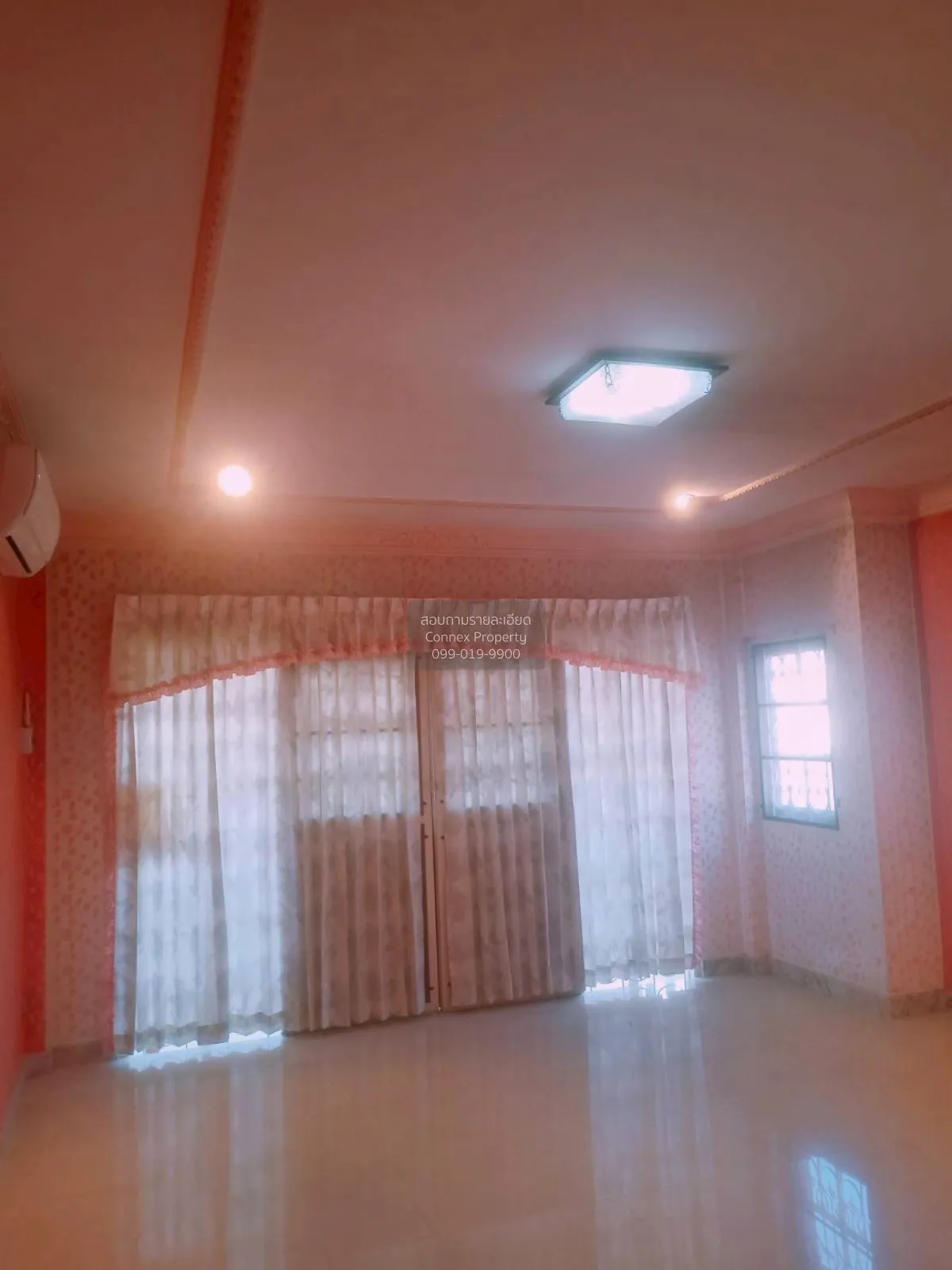 เช่าทาวน์เฮ้าส์/ทาวน์โฮม  ช. รุ่งเรือง 6 หน้ากว้าง รีโนเวทใหม่ บา 2