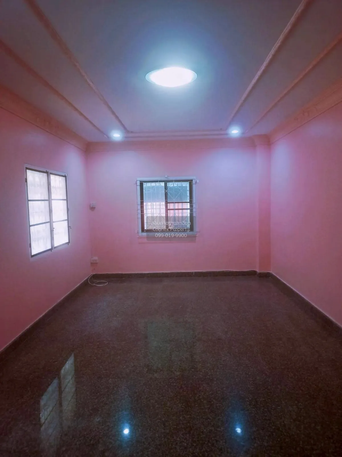 เช่าทาวน์เฮ้าส์/ทาวน์โฮม  ช. รุ่งเรือง 6 หน้ากว้าง รีโนเวทใหม่ บา