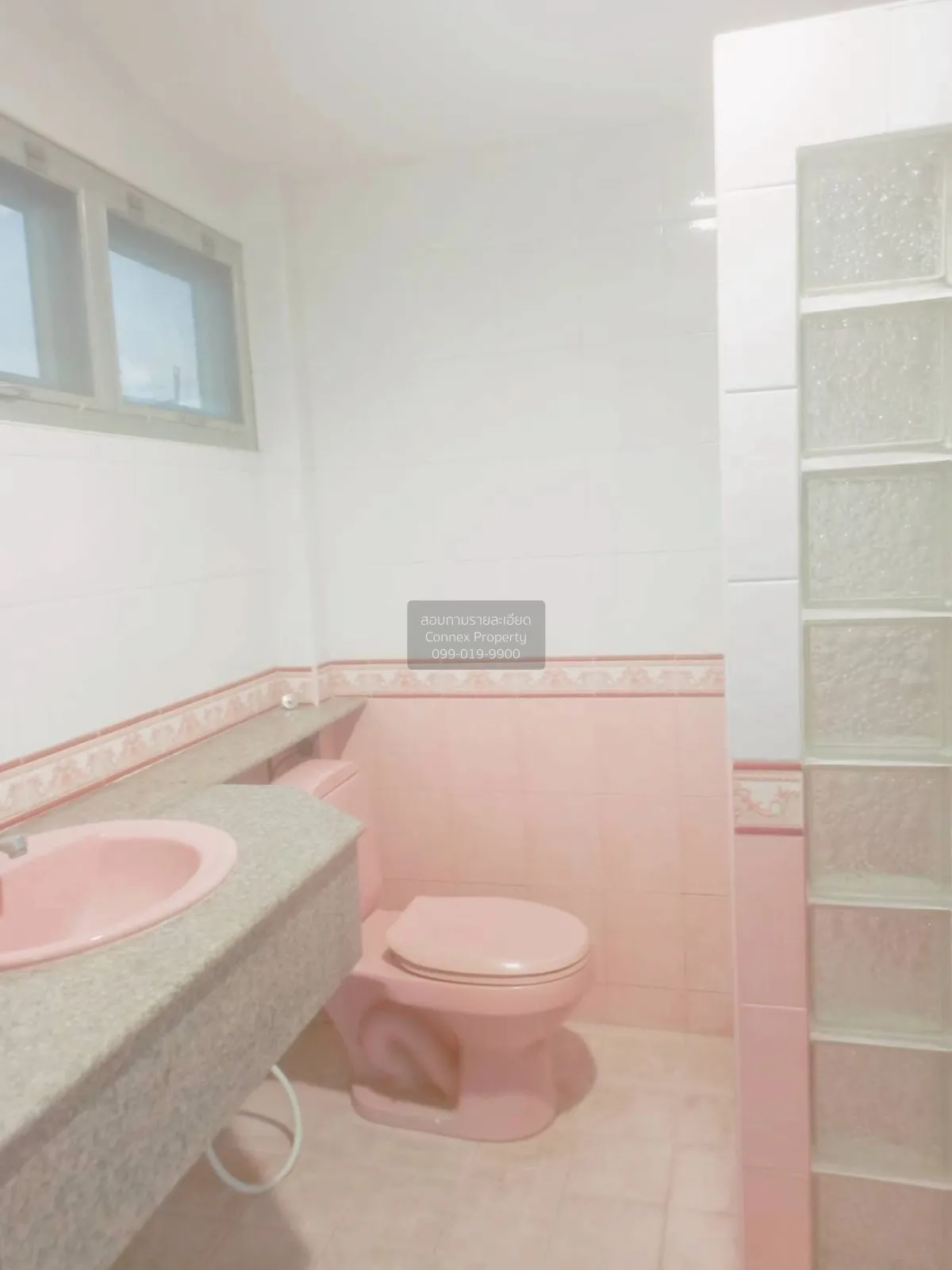 เช่าทาวน์เฮ้าส์/ทาวน์โฮม  ช. รุ่งเรือง 6 หน้ากว้าง รีโนเวทใหม่ บา