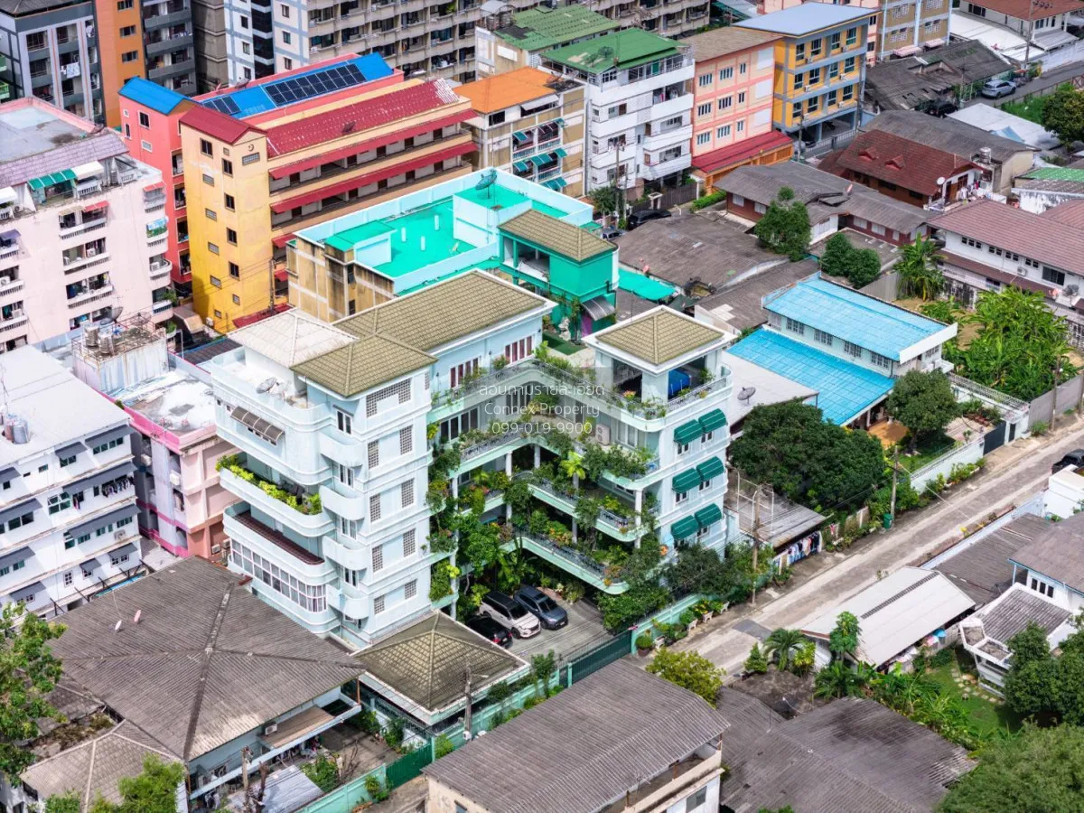 For Sale 5 story house with land 2,300 square meters of usable sp 1