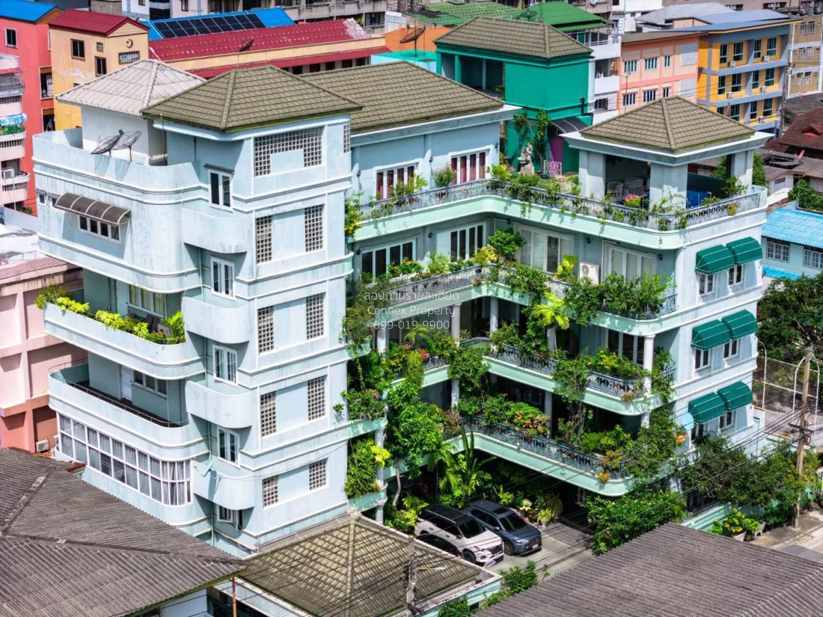 For Sale 5 story house with land 2,300 square meters of usable sp 2