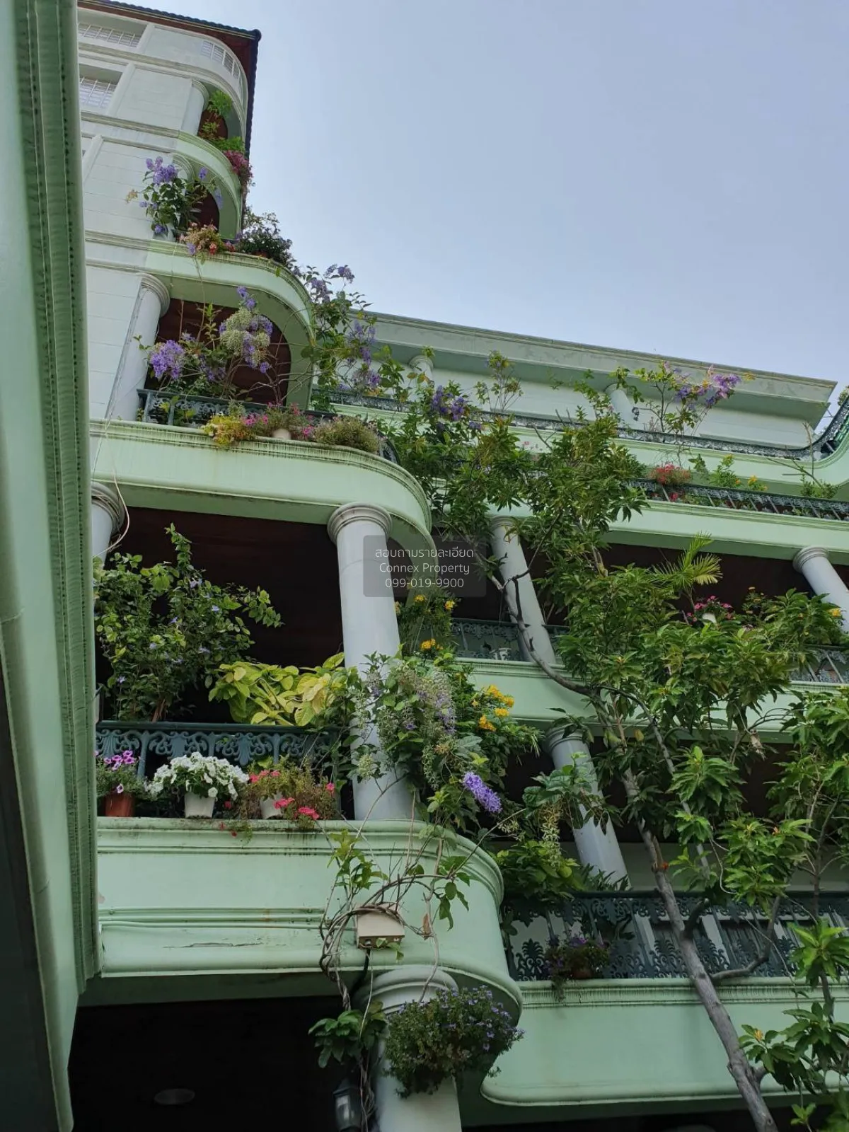 For Sale 5 story house with land 2,300 square meters of usable sp