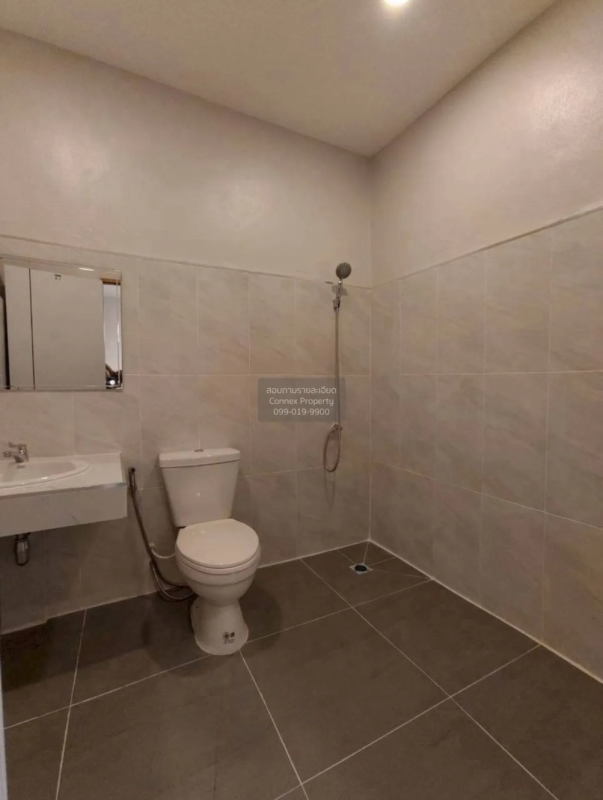 For Sale Townhouse/Townhome  , Ladda Ville 1 - 2 , wide frontage 