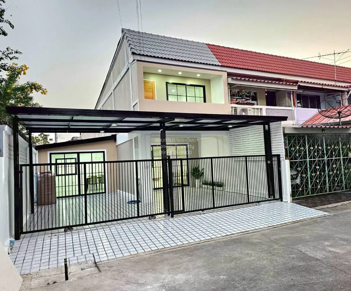 For Sale Townhouse/Townhome  , Baan Prapin 3 , corner unit , MRT- 4