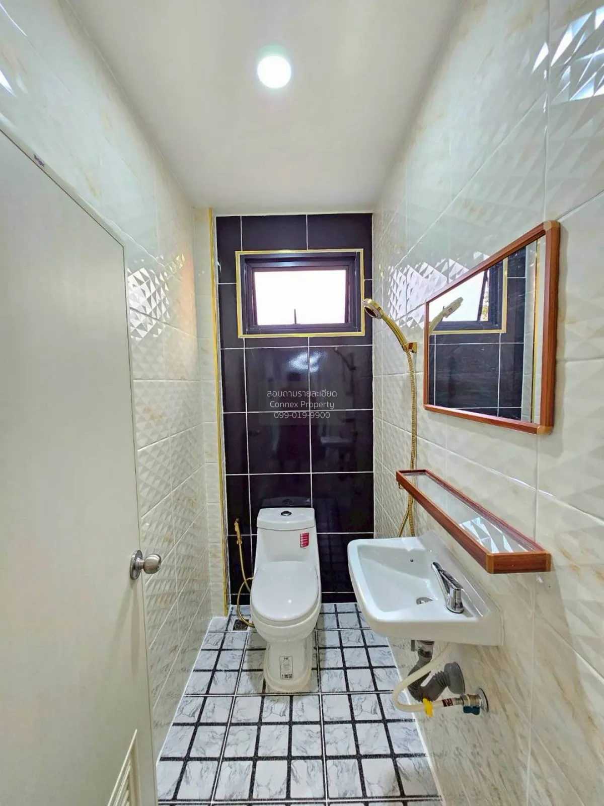 For Sale Townhouse/Townhome  , Baan Prapin 3 , corner unit , MRT-