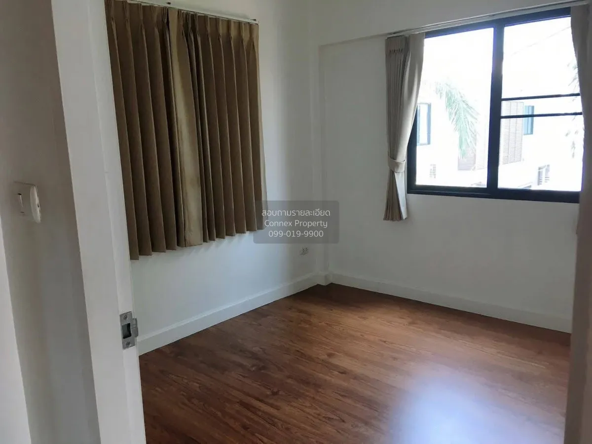 For Sale Townhouse/Townhome  , The Villa Bangbuathong , newly ren