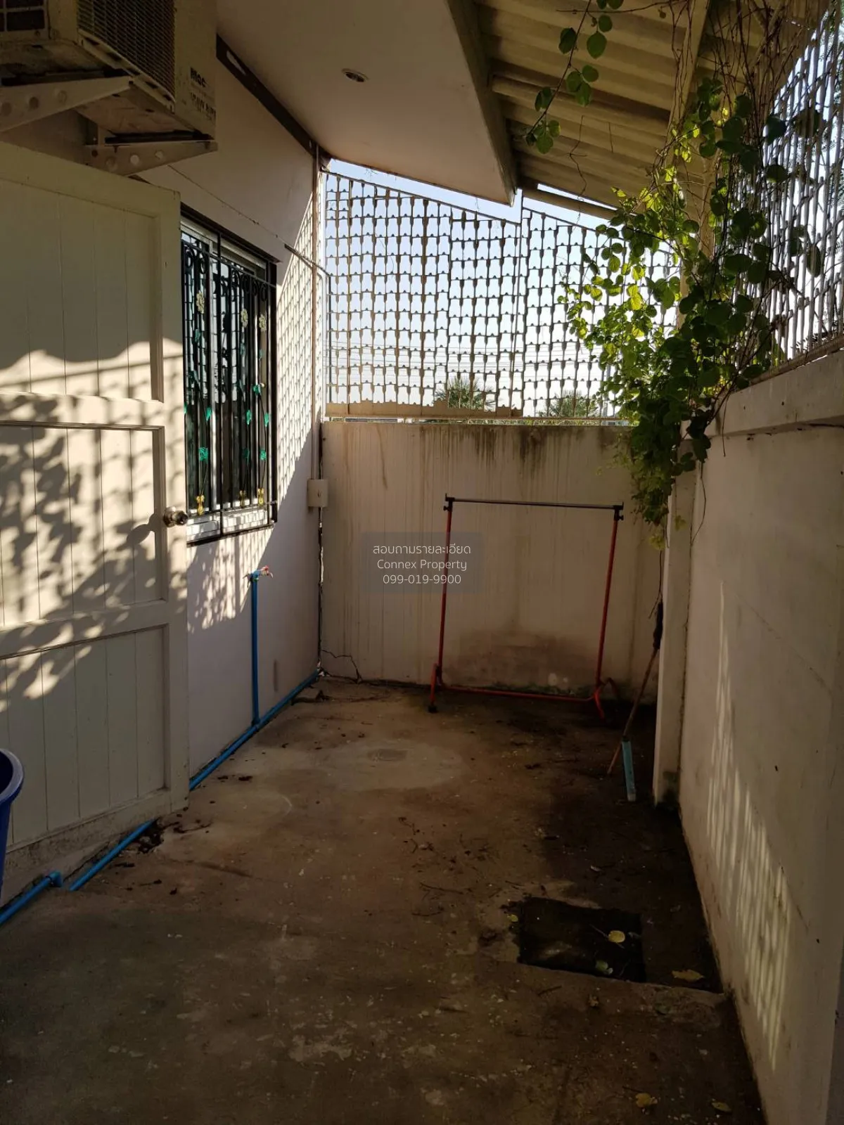 ขายทาวน์เฮ้าส์/ทาวน์โฮม  หมู่บ้านน้ำเพชร 4 รั้วใหญ่ เมืองสุพรรณบุ