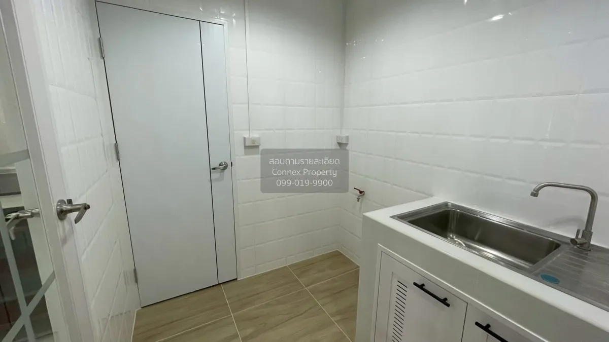 For Sale Townhome, Soi Sukhontha sawat 24 , newly renovated , Lat