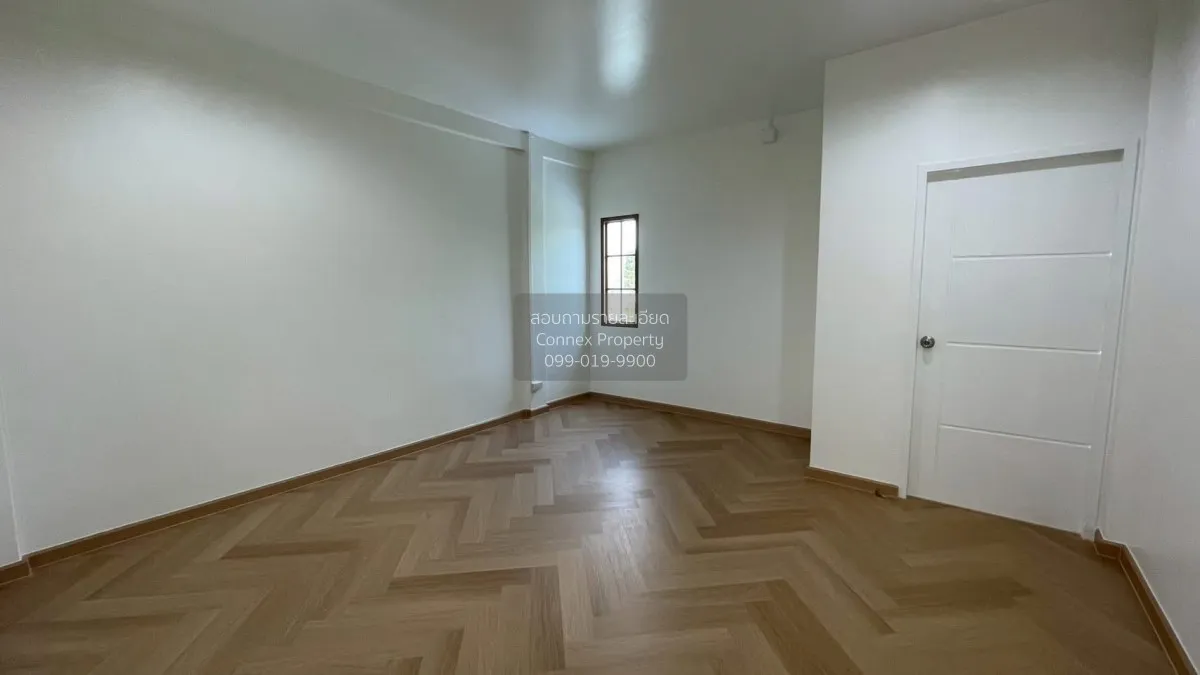 For Sale Townhome, Soi Sukhontha sawat 24 , newly renovated , Lat