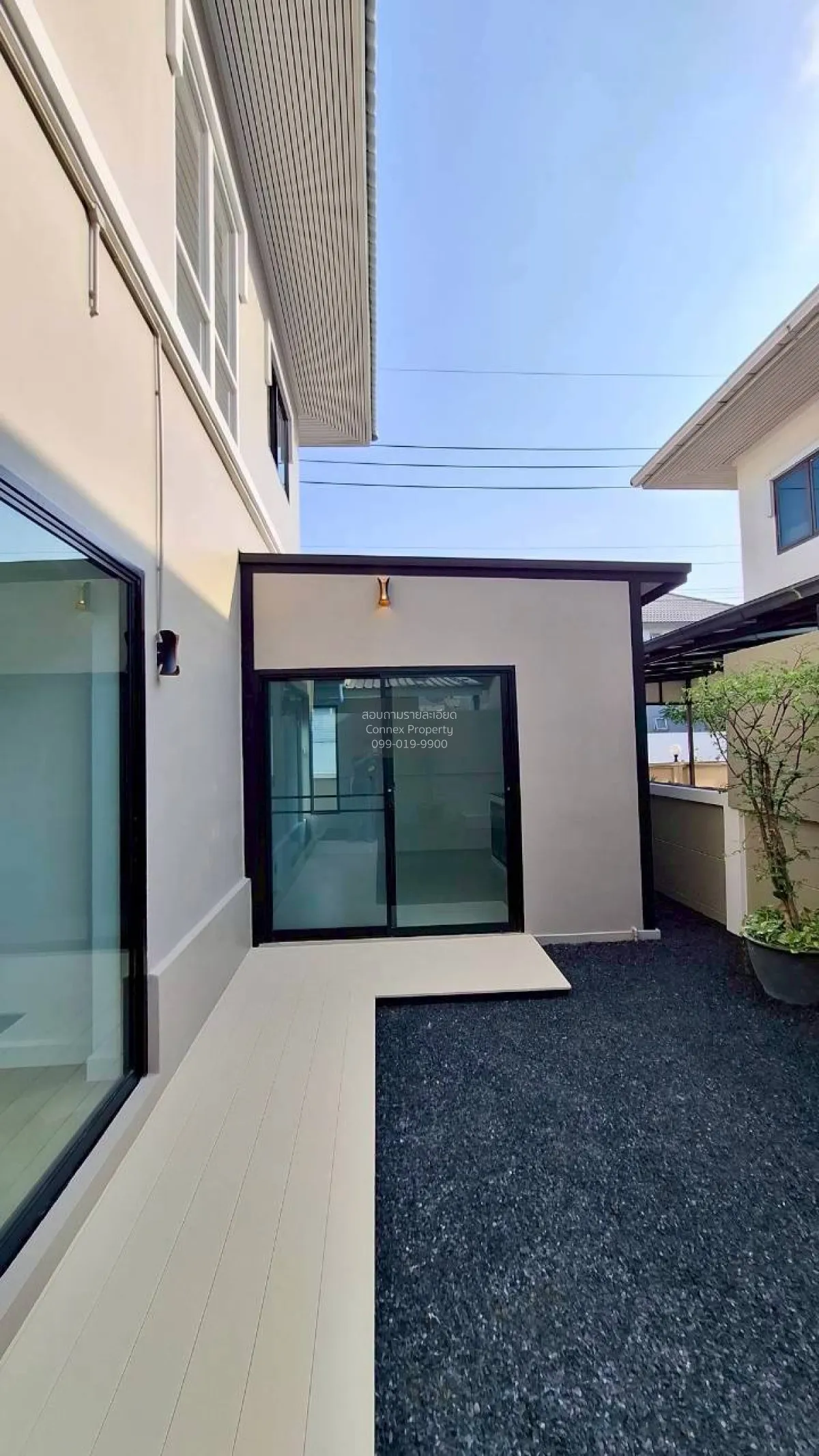 ขายบ้าน  กาญจนาลักษณ์ 3 ห้องมุม รีโนเวทใหม่ บางคูเวียง บางกรวย กร