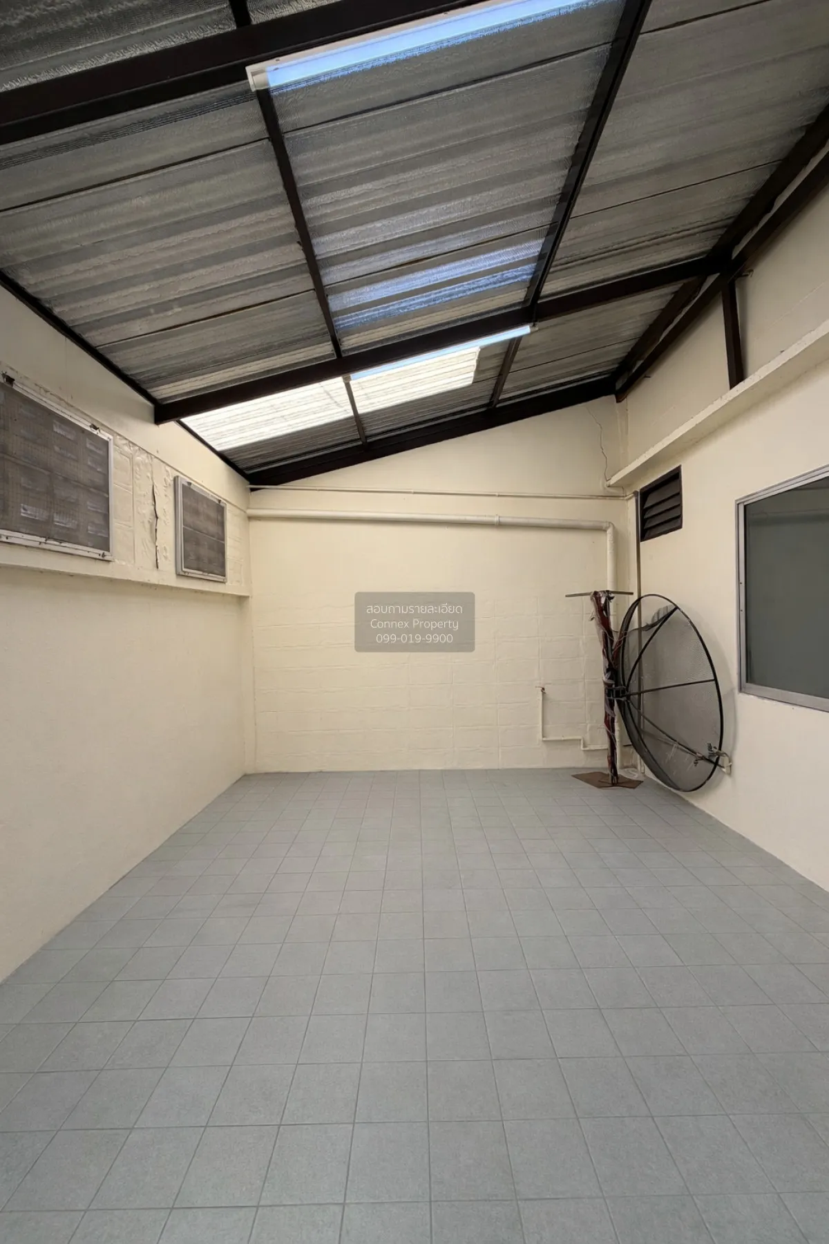 For Sale Townhouse/Townhome  , Rewadee 3 , wide frontage , Talat  2