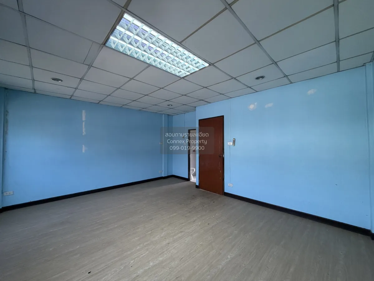 For Sale Townhouse/Townhome  , Rewadee 3 , wide frontage , Talat 