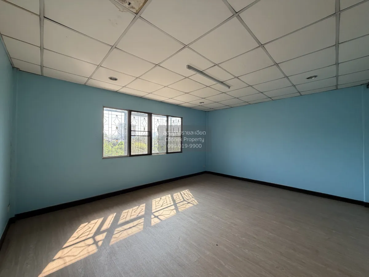 For Sale Townhouse/Townhome  , Rewadee 3 , wide frontage , Talat 