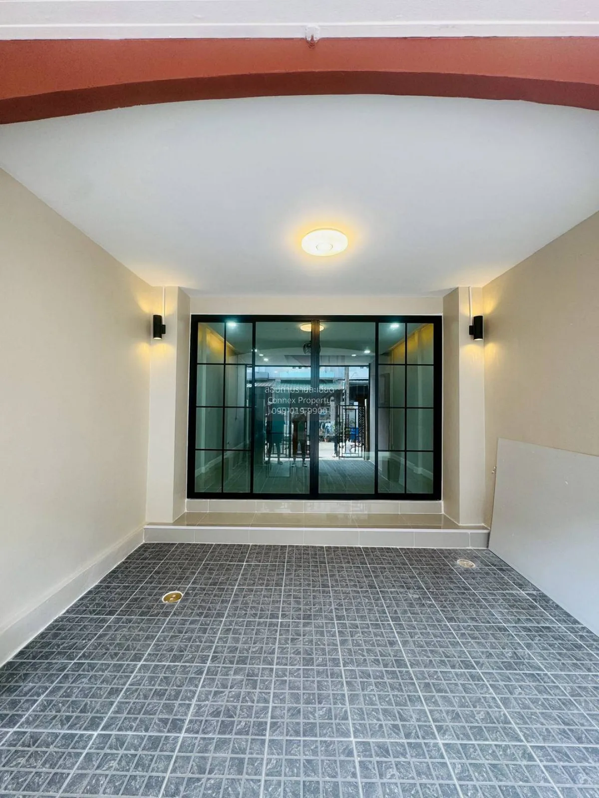 For Sale Townhouse/Townhome  , Busarin , newly renovated , MRT-Ba 3