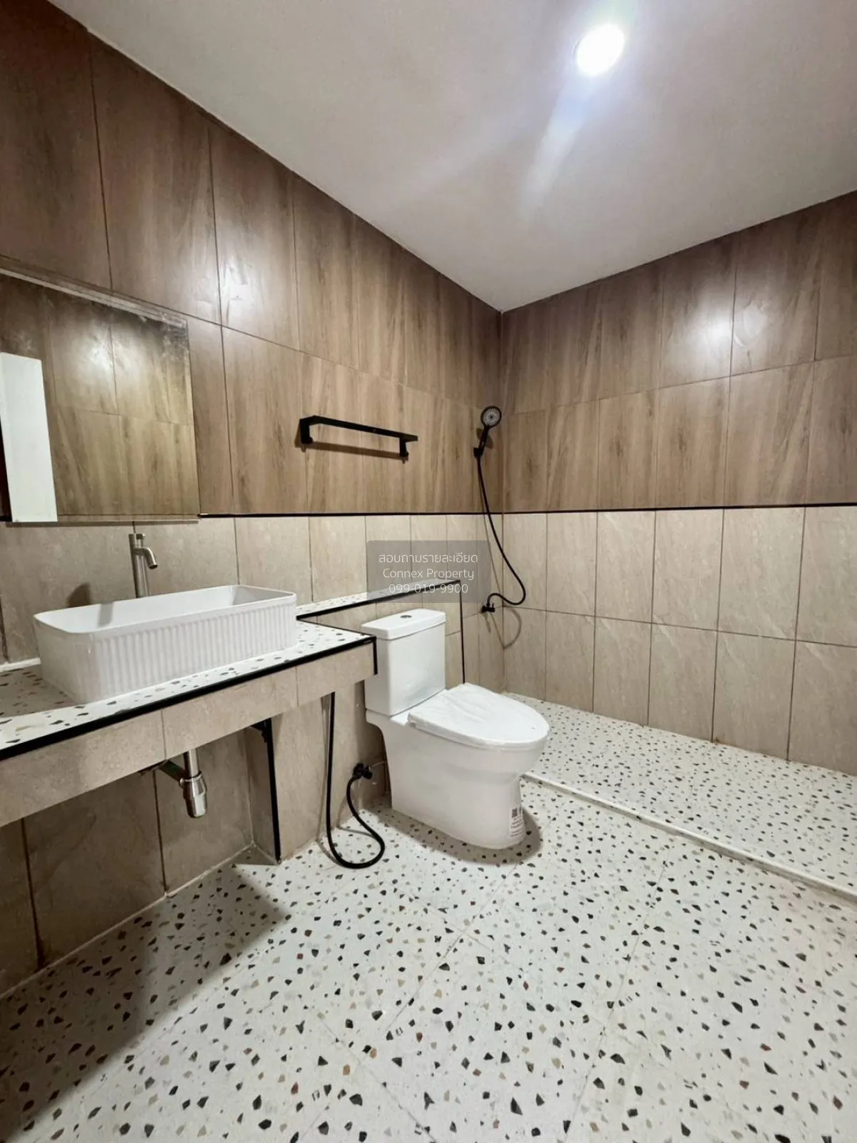 For Sale Townhouse/Townhome  , Busarin , newly renovated , MRT-Ba