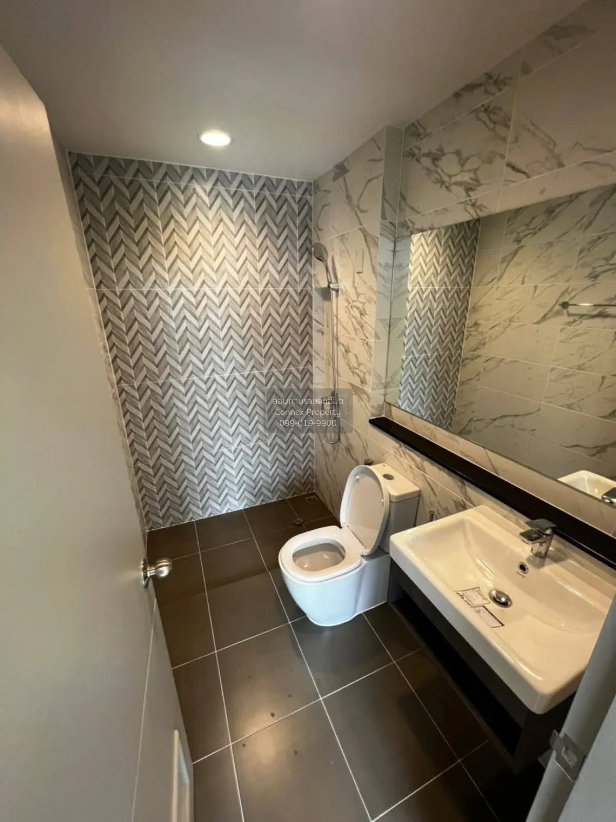 เช่าทาวน์เฮ้าส์/ทาวน์โฮม  พรีเมียม เพลส พหลโยธิน - รามอินทรา ท่าแ