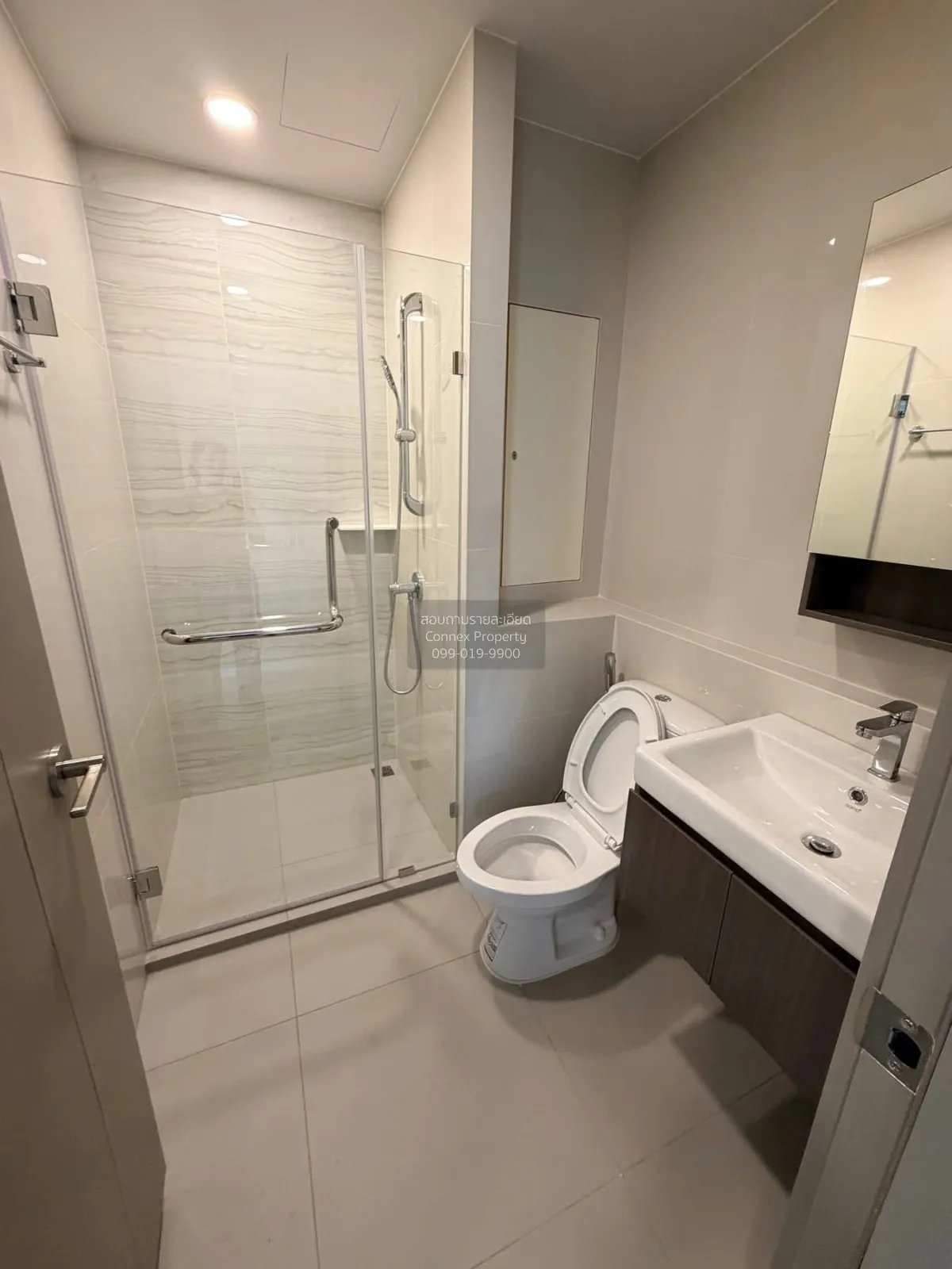 For Rent Condo , Aspire Onnut Station , high floor , BTS-On Nut ,