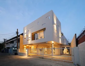 เช่าบ้านทาวน์โฮม ในซอยสุขุมวิท 71 (Unperfect Cubic) รีโนเวทใหม่ พระโขนงเหนือ เขต วัฒนา กรุงเทพ CX-144184