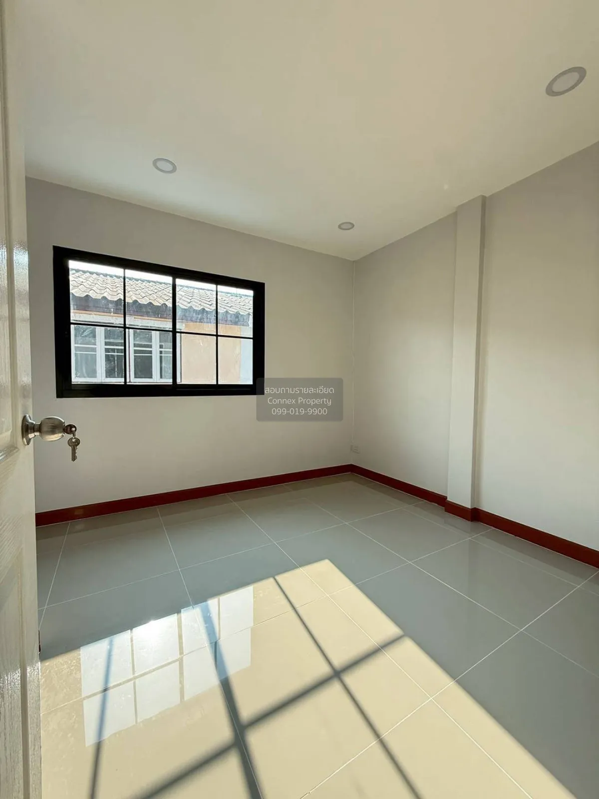 ขายทาวน์เฮ้าส์/ทาวน์โฮม  บ้านปิยวรารมย์ 3 รีโนเวทใหม่ ไทรน้อย ไทร