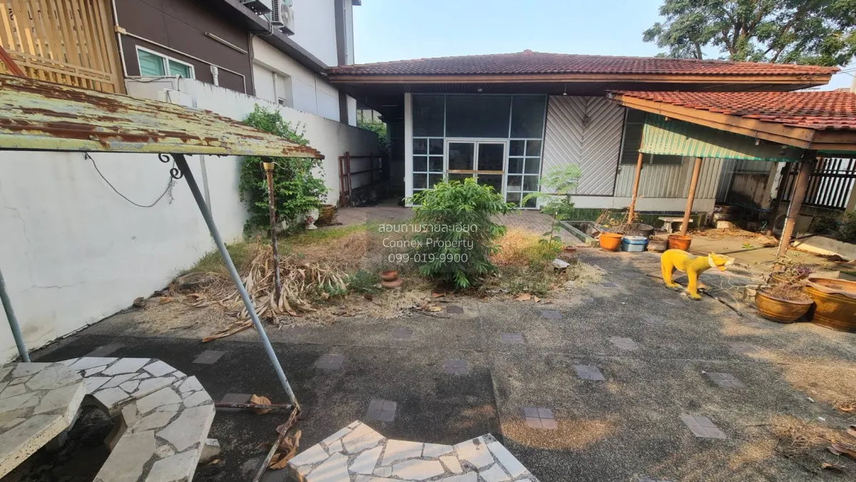 ขายขายที่ดิน ลาดพร้าววังหิน (พร้อมสิ่งปลูกสร้าง)  ติดถนนหน้ากว้าง 3