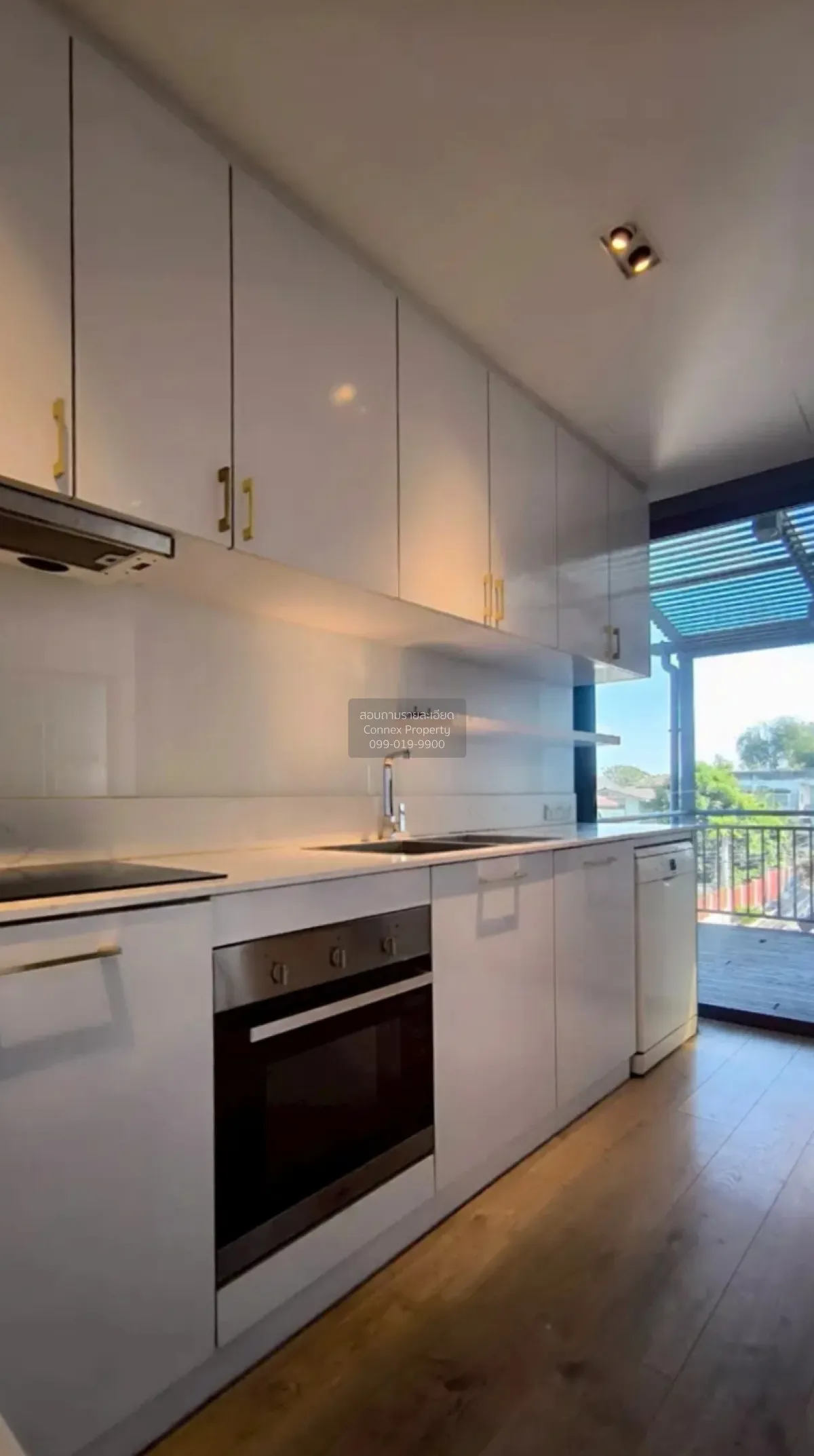 เช่าขายอาคารพาณิชย์ 3.5 ชั้น ใกล้ BTS รร.นายเรือ เพียง 100 เมตร ห