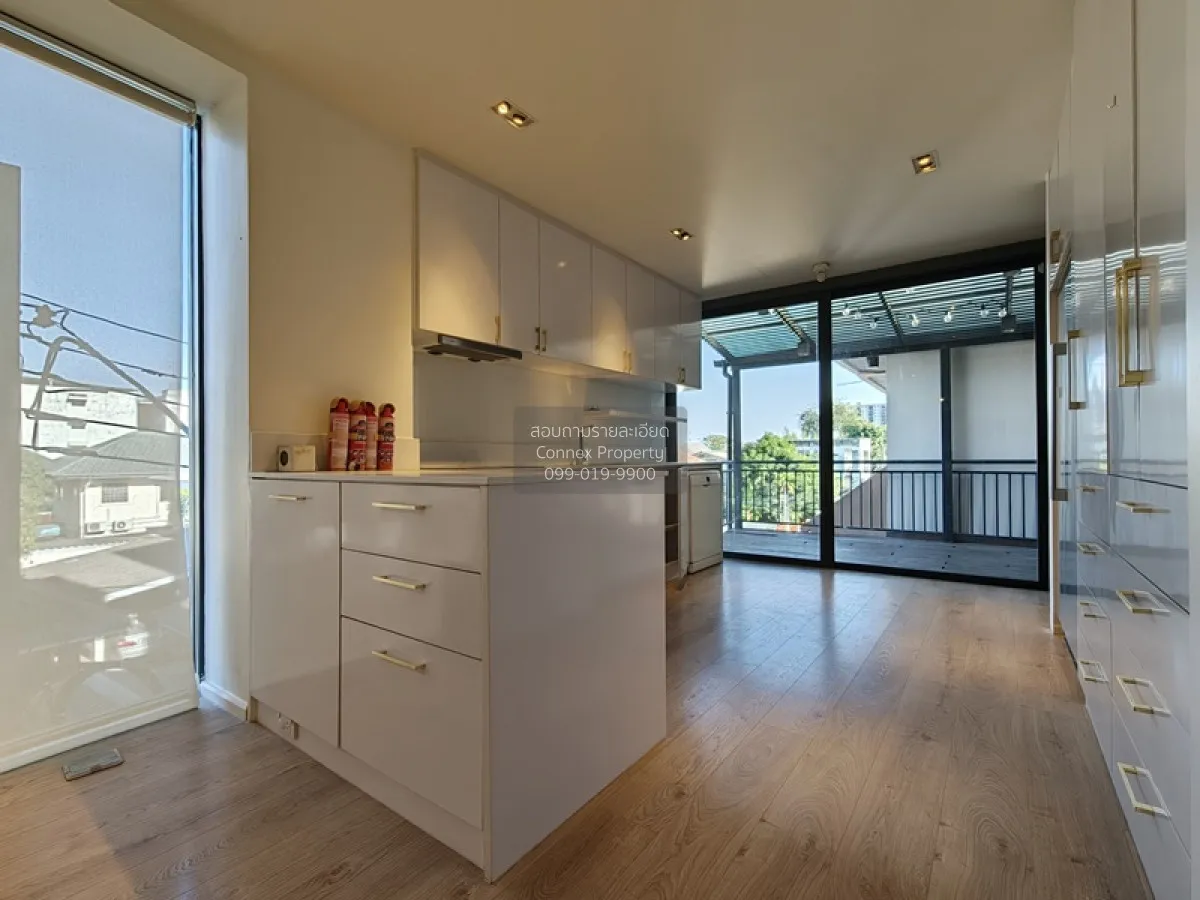 เช่า อาคารพาณิชย์ 3.5 ชั้น ใกล้ BTS รร.นายเรือ เพียง 100 เมตร ห้อ