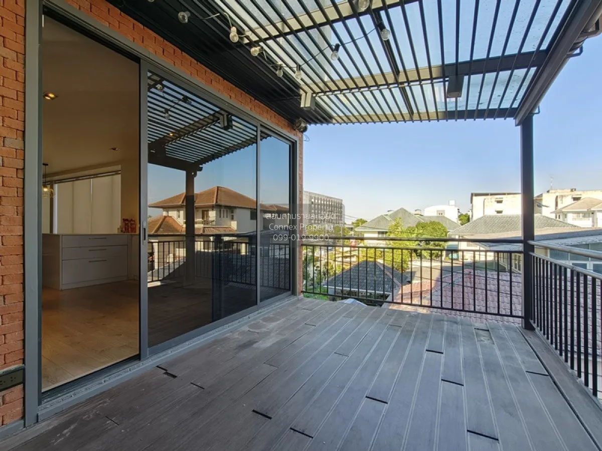 เช่า อาคารพาณิชย์ 3.5 ชั้น ใกล้ BTS รร.นายเรือ เพียง 100 เมตร ห้อ