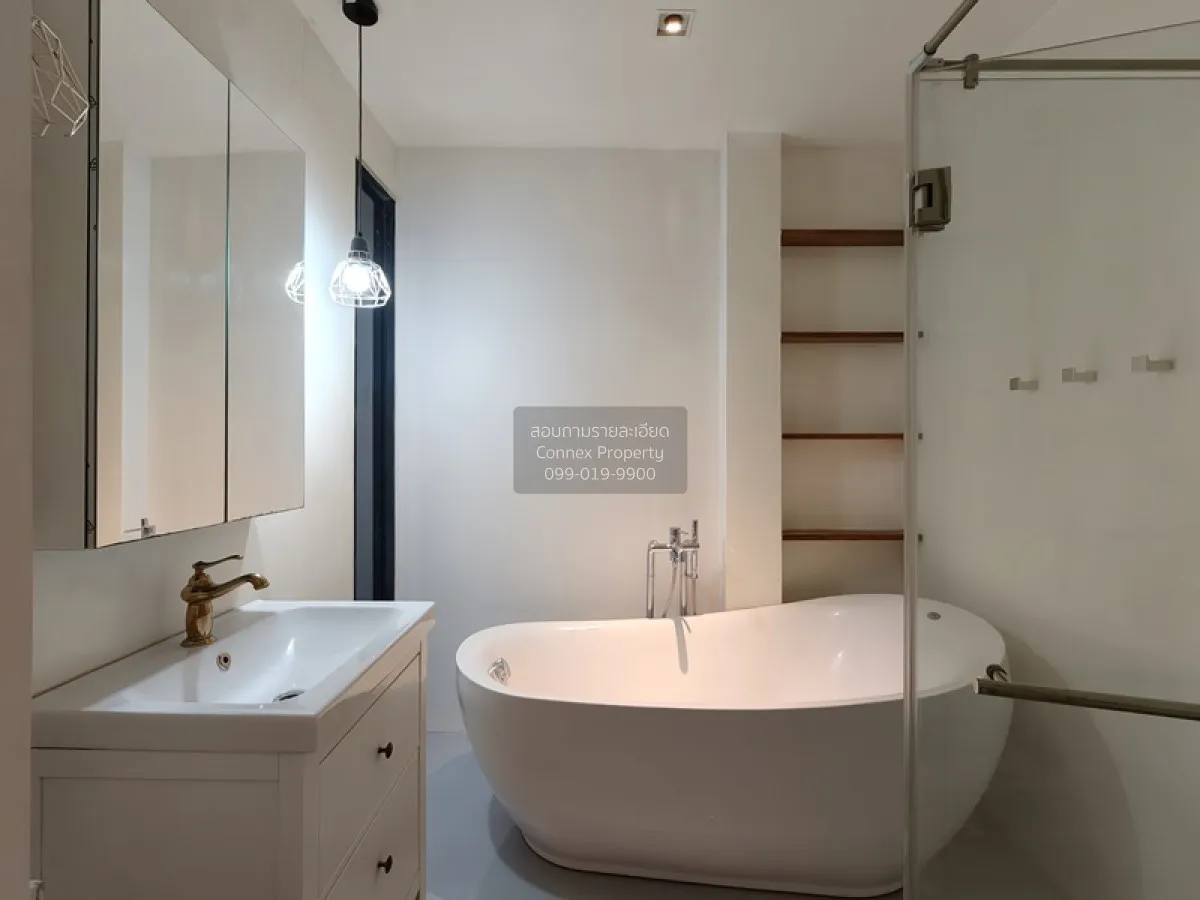 เช่า อาคารพาณิชย์ 3.5 ชั้น ใกล้ BTS รร.นายเรือ เพียง 100 เมตร ห้อ