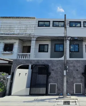 ขายทาวน์โฮม 2 ชั้น สุขุมวิท 101  บางจาก เขต พระโขนง กรุงเทพ CX-144758