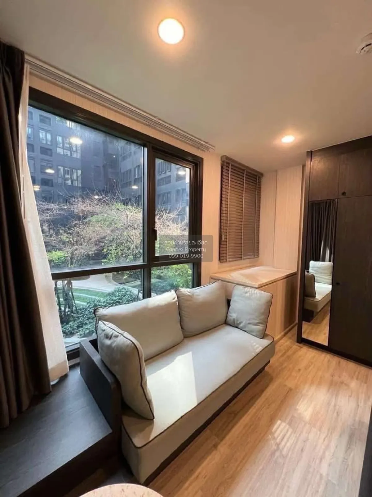 For Sale Condo , XT Huaikhwang , nice view , corner unit , MRT-Hu 1